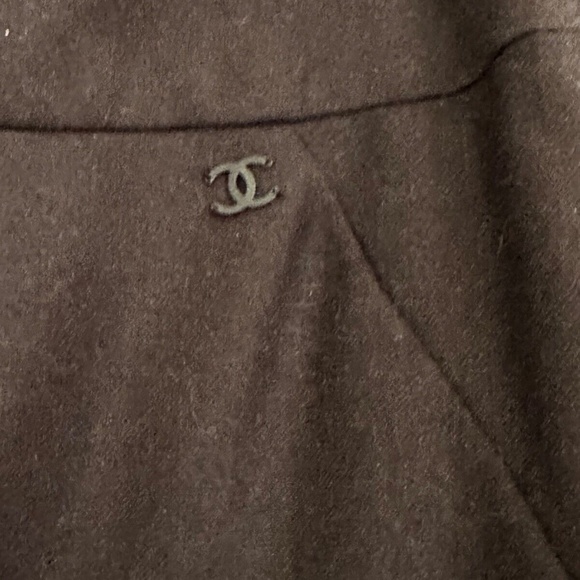 Authentic Chanel straight wool/cashmere skirt size 40 Made in France - Picture 3 of 8